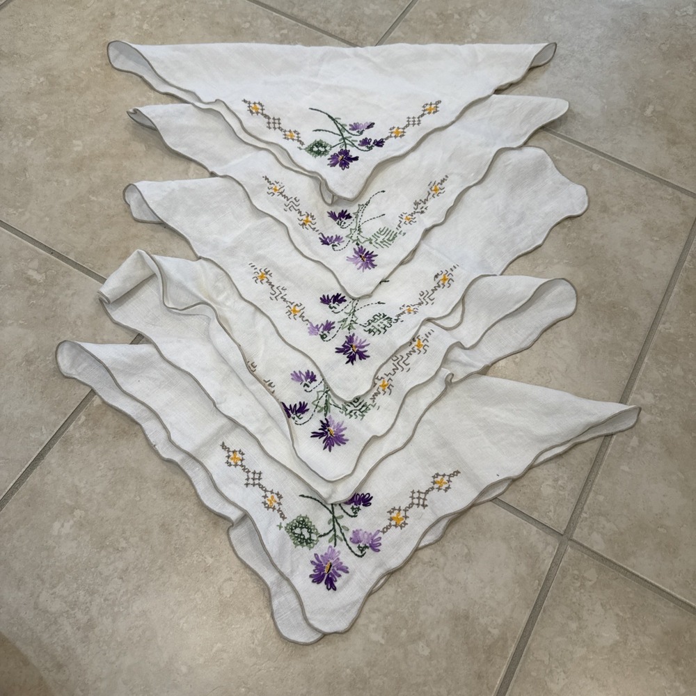 Vintage embroidered‎ Floral handkerchiefs or Napkins 14" by 14" Lot Of 5 - Picture 3 of 11
